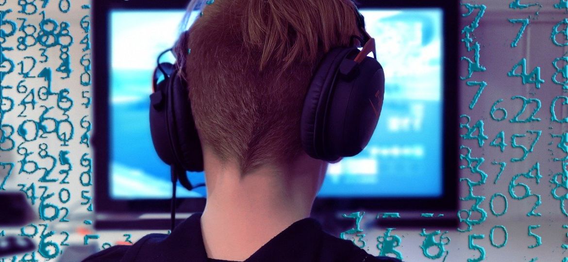 gamer-5979004_1280